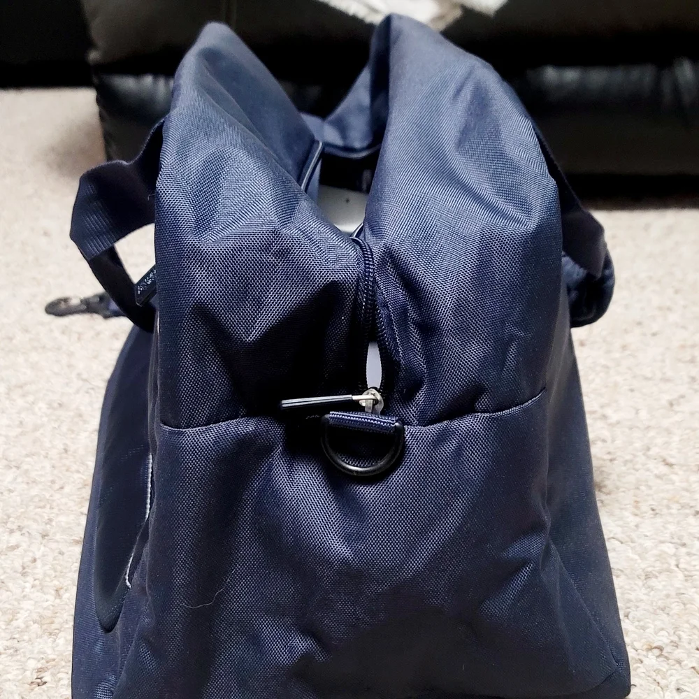 NEW American Tourister Unisex Messenger Travel Weekend Bag (Navy)